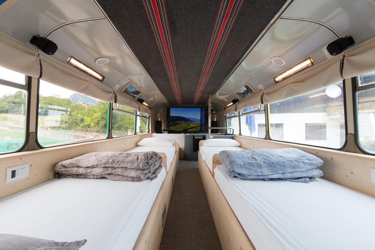 Bed In Bus Acomodação com café da manhã Belluno Exterior foto